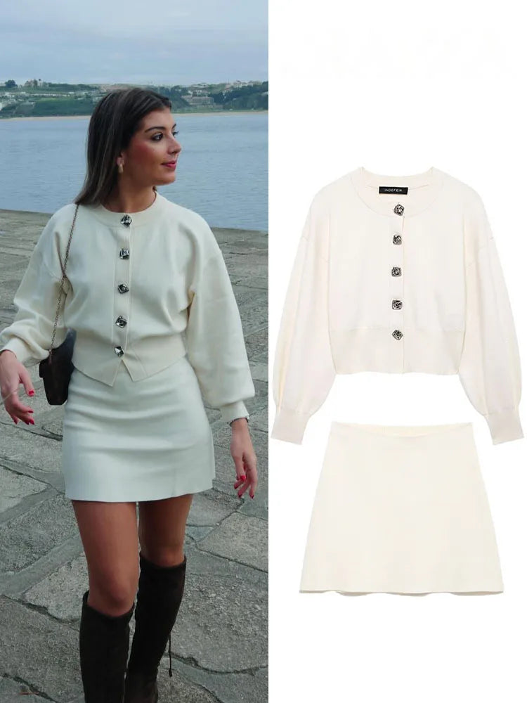 Zweiteiler Damen – Retro Strickjacke & Minirock im Slim Fit